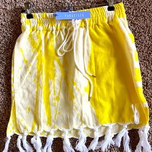 Paradised yellow and white short skirt. 100%cotton